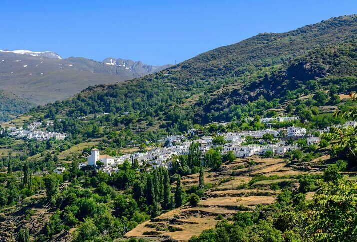 Rutas en Moto por Andalucía: De la Alhambra a la Costa del Sol